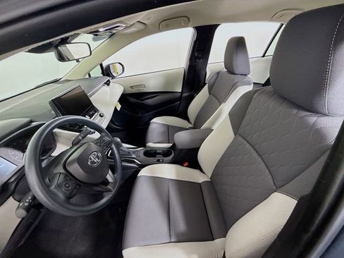 Certified 2025 Toyota Corolla LE image 6