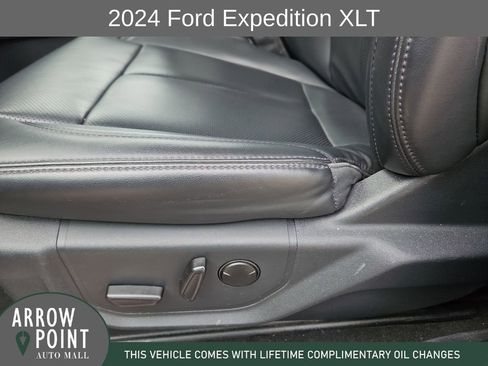 Used 2024 Ford Expedition XLT image 23