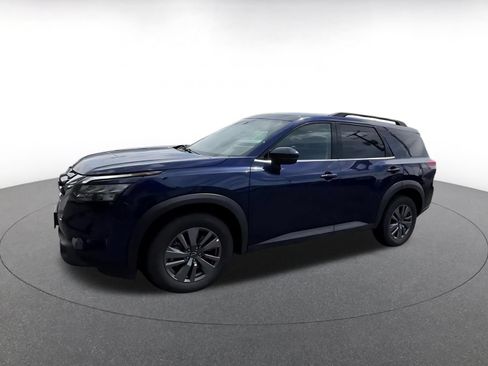 Used 2025 Nissan Pathfinder SV AWD/4WD image 8