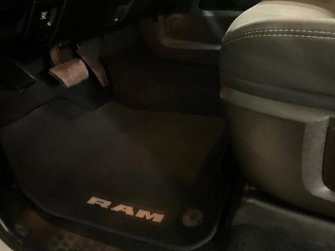 Used 2022 RAM 2500 Big Horn w/ Level C Equiment Group image 17