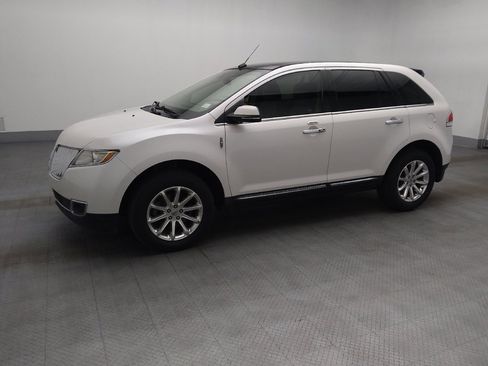 Used 2015 Lincoln MKX FWD w/ Equipment Group 102A image 2