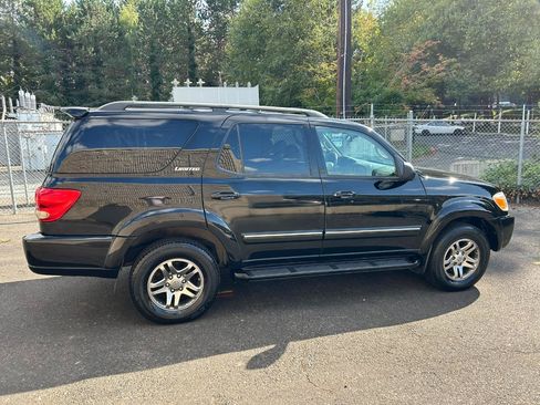 Used 2007 Toyota Sequoia Limited w/ Convenience Pkg AWD/4WD image 4