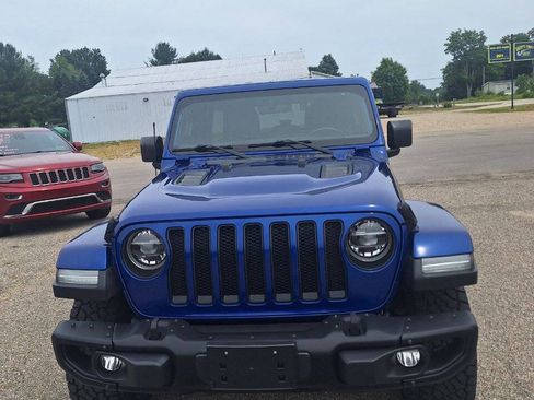 Used 2019 Jeep Wrangler Unlimited Sahara w/ Quick Order Package 24M Moab AWD/4WD image 2