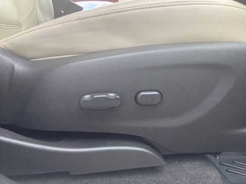 Used 2017 Buick Encore Essence FWD image 29