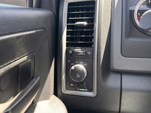 Used 2015 RAM 1500 Express AWD/4WD image 27