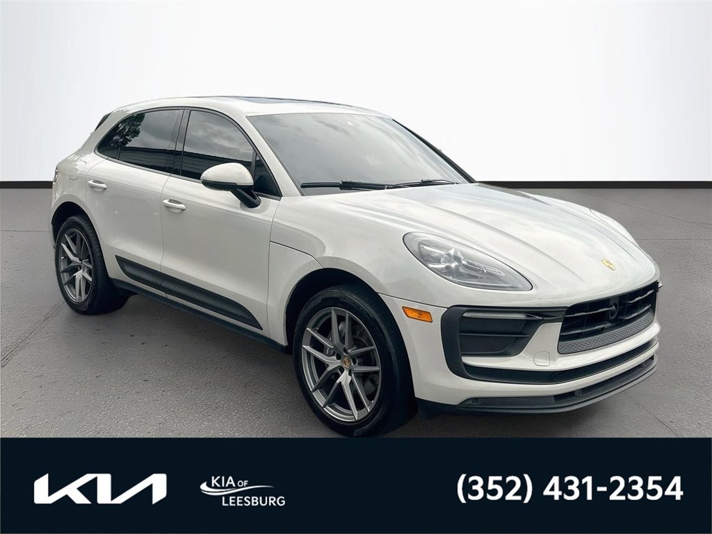 Used 2023 Porsche Macan AWD/4WD image 1