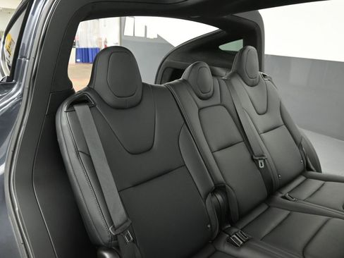 Used 2018 Tesla Model X 75D image 24