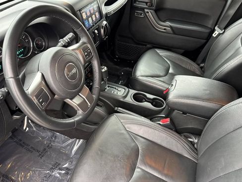 Used 2018 Jeep Wrangler Unlimited Sahara AWD/4WD image 12