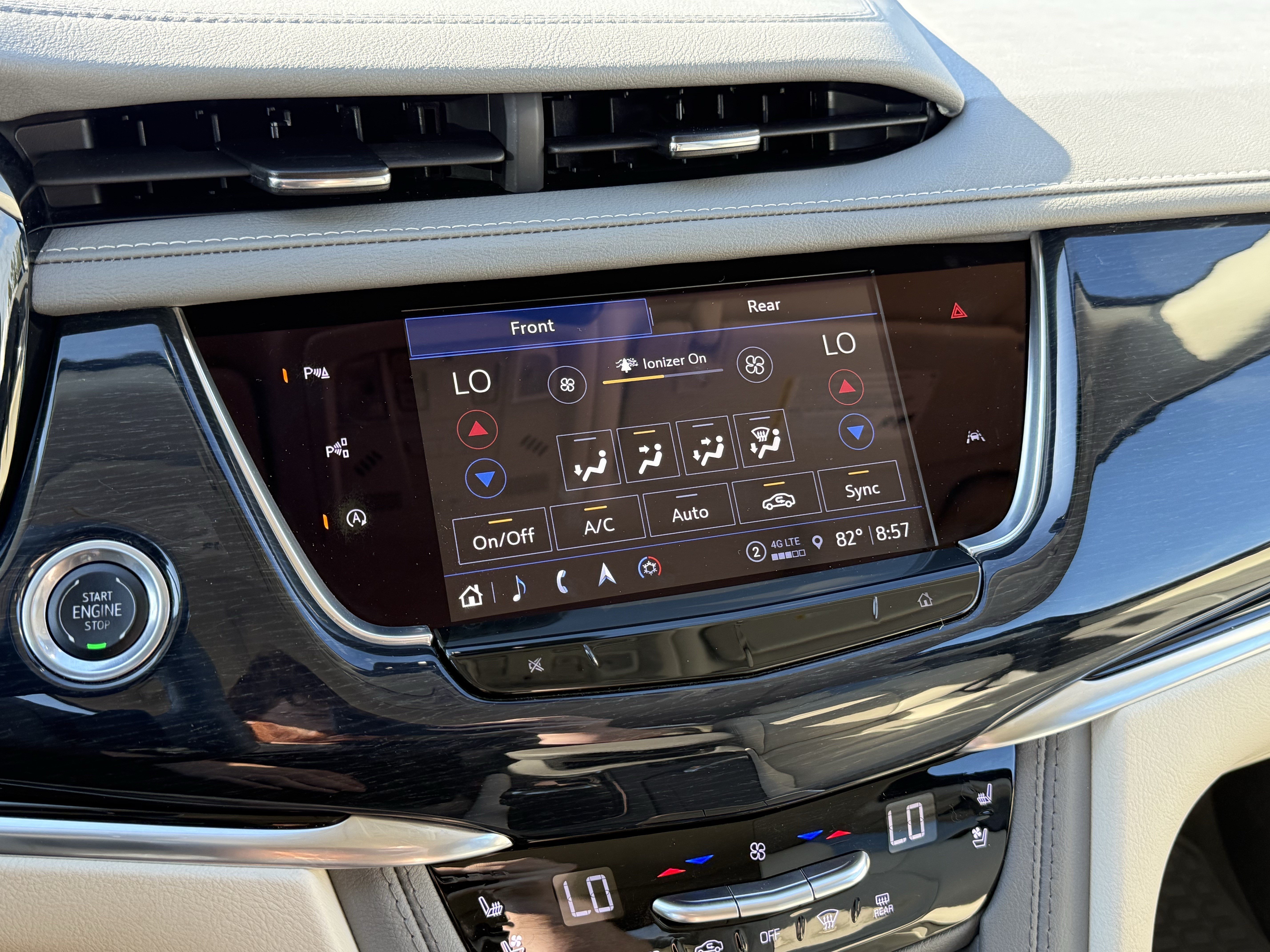 Used 2025 Cadillac XT6 Premium Luxury w/ Technology Package FWD image 32