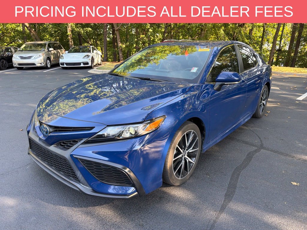 Used 2023 Toyota Camry SE w/ Audio Upgrade Package FWD image 3