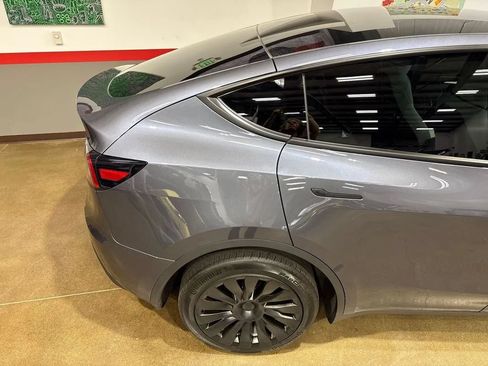 Used 2023 Tesla Model Y Long Range AWD/4WD image 46