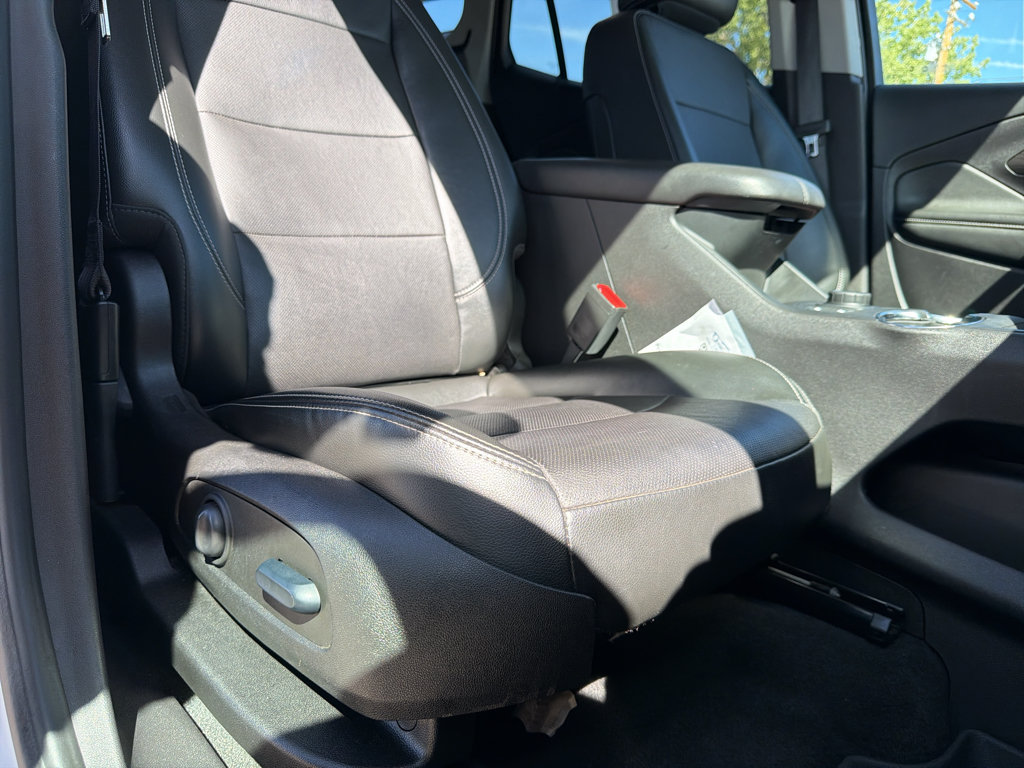 Used 2024 GMC Terrain SLT w/ Elevation Edition AWD/4WD image 22