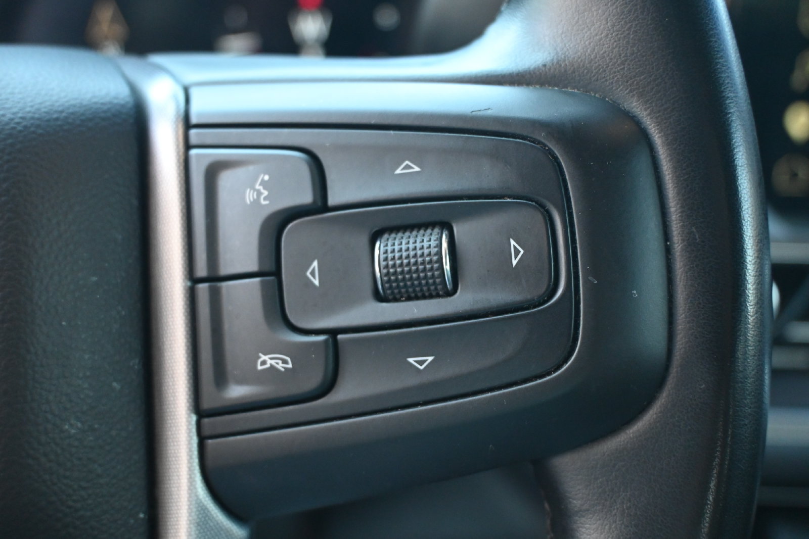 Used 2025 GMC Sierra 1500 SLT RWD image 14