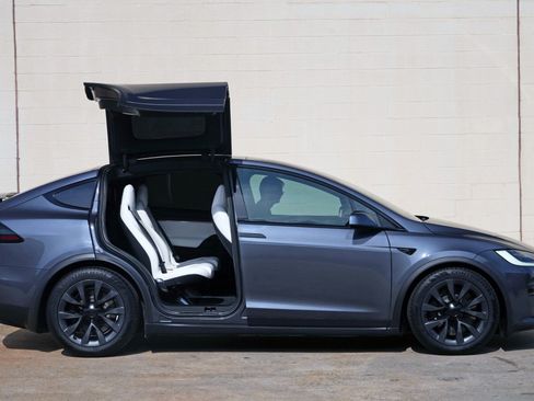 Used 2023 Tesla Model X AWD/4WD image 54