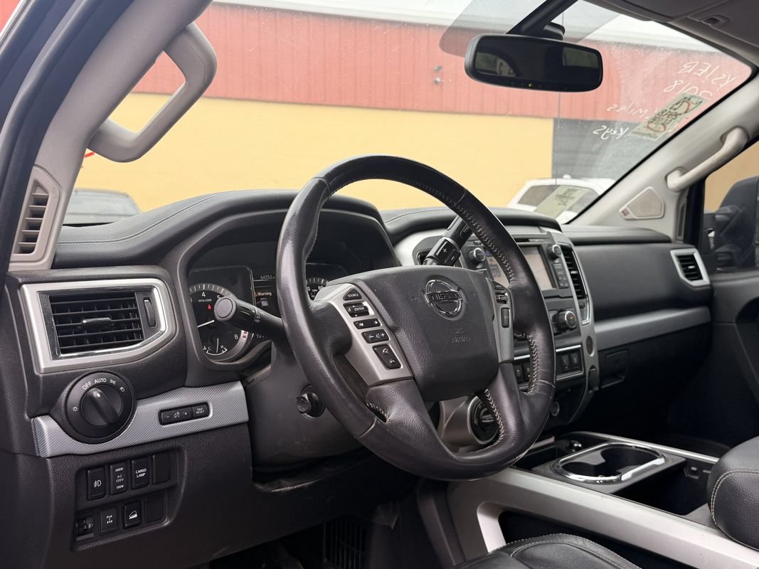 Used 2018 Nissan Titan PRO-4X w/ Pro-4x Convenience Package AWD/4WD image 8
