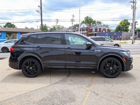 Used 2022 Volkswagen Tiguan SE R-Line AWD/4WD image 6