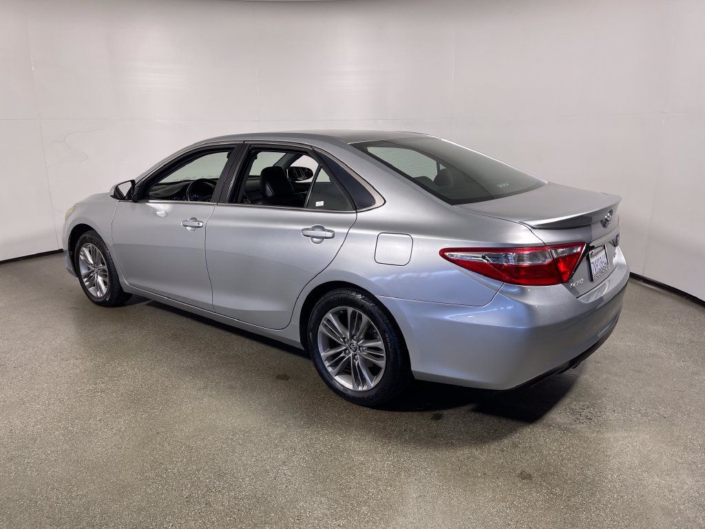 Used 2015 Toyota Camry SE FWD image 5