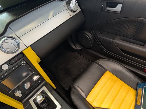 Used 2006 Ford Mustang GT Premium RWD image 13