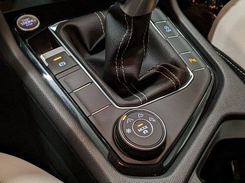 New 2026 Volkswagen Taos SE image 19