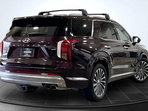 Used 2024 Hyundai Palisade Calligraphy AWD/4WD image 2