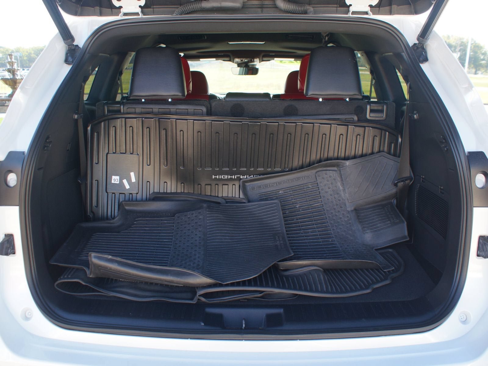 Used 2023 Toyota Highlander XSE FWD image 18