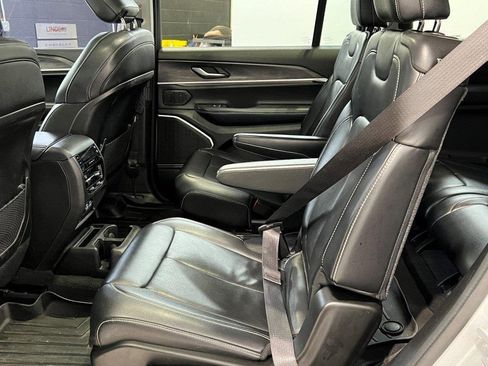 Certified 2022 Jeep Grand Cherokee L Limited image 4