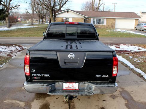 Used 2009 Nissan Frontier SE w/ SE Value Truck Pkg image 9