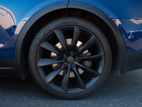 Used 2018 Tesla Model X P100D image 11
