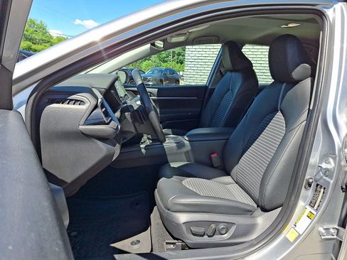 Used 2023 Toyota Camry SE w/ Convenience Package FWD image 15