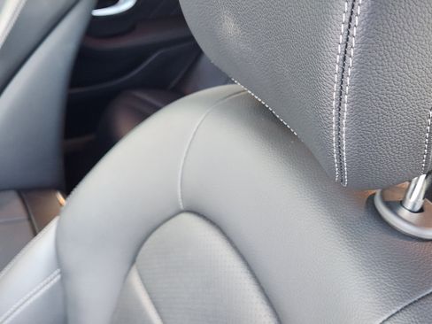 Used 2023 Mercedes-Benz GLC 300 4MATIC Coupe image 15