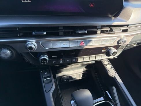 New 2025 Kia Telluride S image 17