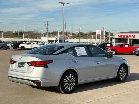 Certified 2024 Nissan Altima 2.5 SV image 11