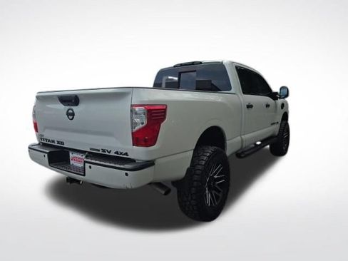 Used 2019 Nissan Titan SV w/ SV Convenience Package AWD/4WD image 5