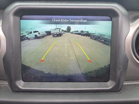Used 2023 Jeep Wrangler Unlimited w/ Sun & Screen Package AWD/4WD image 24
