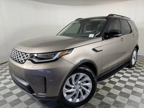 New 2025 Land Rover Discovery S image 2