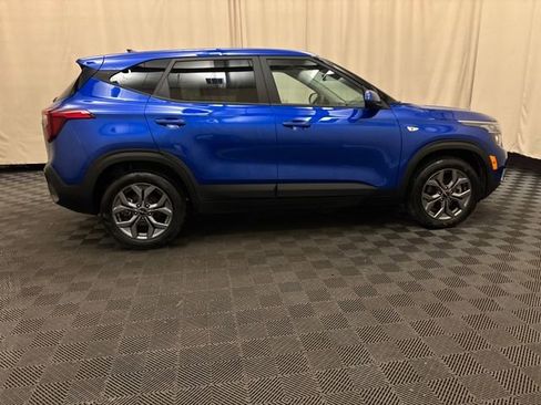 Certified 2024 Kia Seltos LX image 4