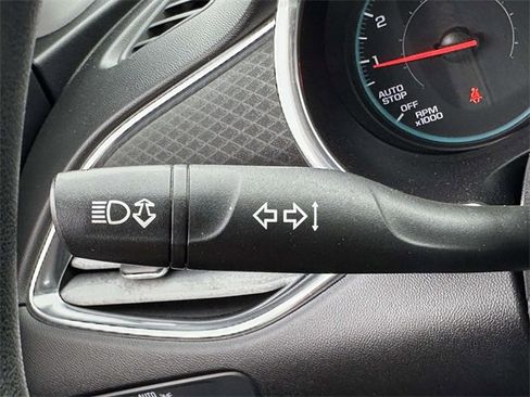 Used 2018 Chevrolet Malibu LT image 29