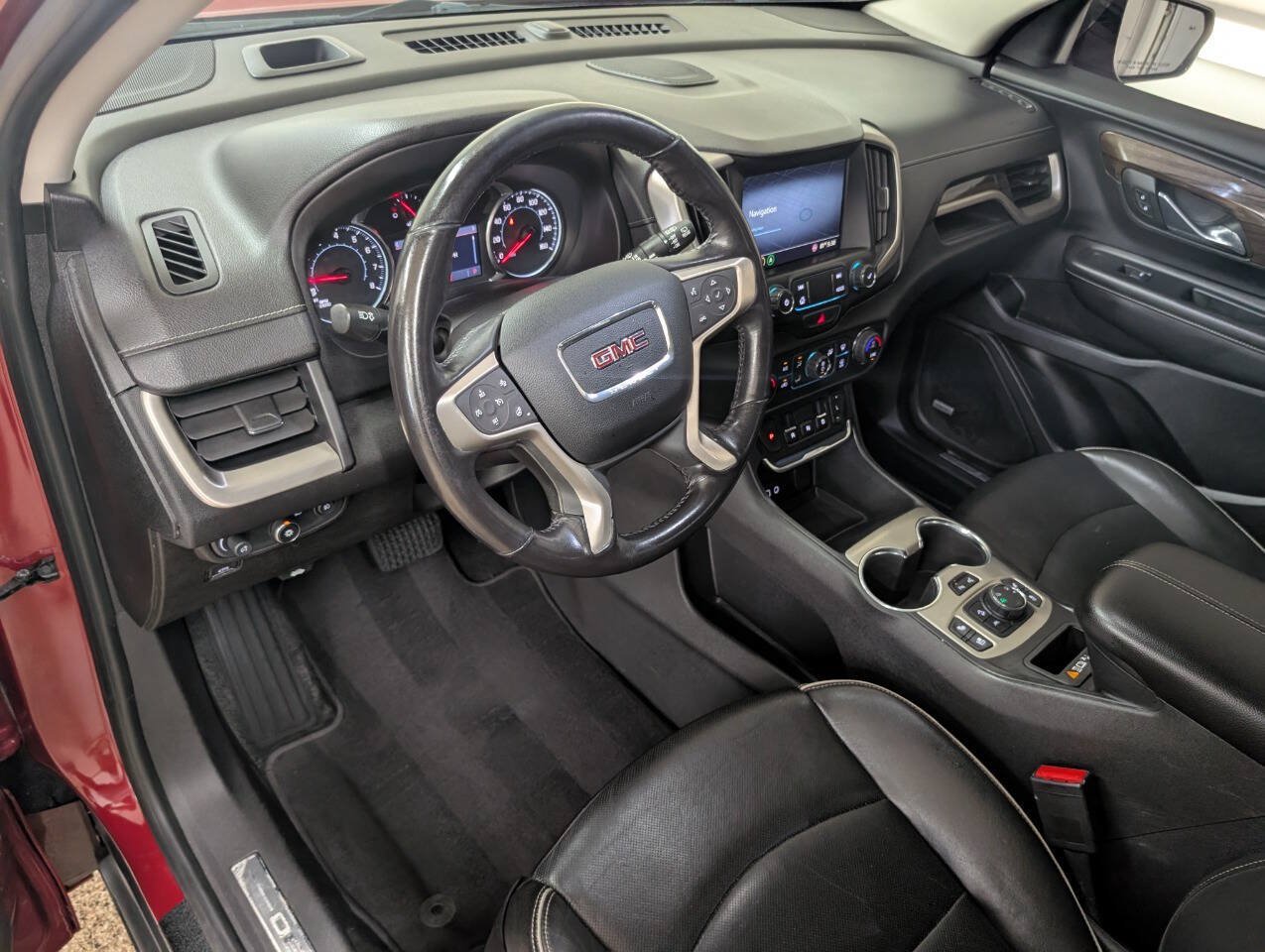 Used 2019 GMC Terrain Denali w/ GMC Pro Grade Package AWD/4WD image 8