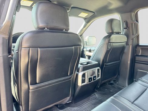 Used 2020 Ford F150 Lariat w/ Equipment Group 502A Luxury AWD/4WD image 22