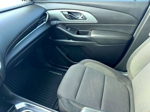 Used 2020 Chevrolet Traverse LS image 29