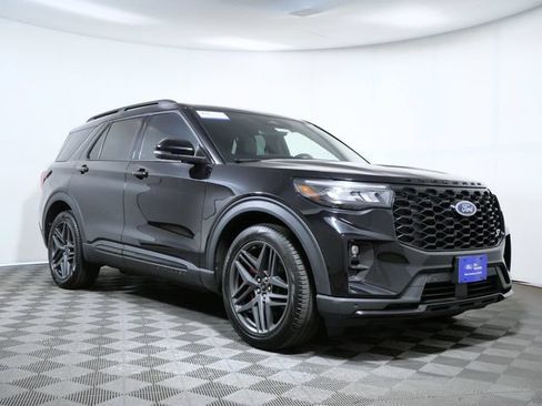 Certified 2025 Ford Explorer ST AWD/4WD image 1