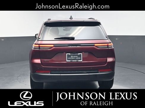 Used 2022 Jeep Grand Cherokee Altitude image 8