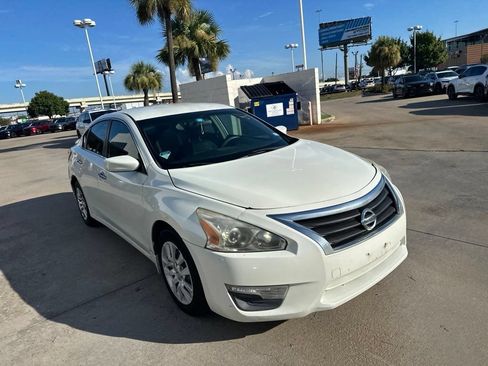 Used 2013 Nissan Altima 2.5 S FWD image 3