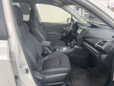 Certified 2023 Subaru Forester Premium AWD/4WD image 17