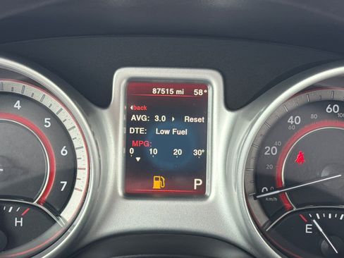 Used 2018 Dodge Journey SE FWD image 27