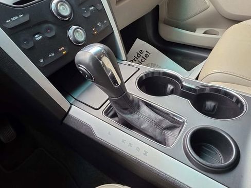 Used 2015 Ford Explorer XLT w/ Equipment Group 202B image 18
