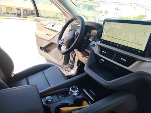 New 2025 Ford Explorer Active w/ Active Comfort Package image 30