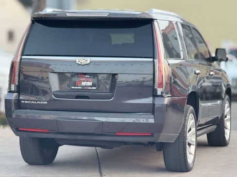 Used 2015 Cadillac Escalade Premium image 9
