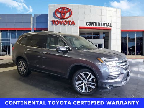 Used 2018 Honda Pilot Touring image 1