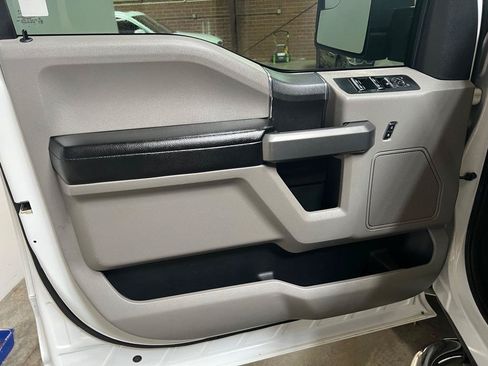 Used 2015 Ford F150 XLT AWD/4WD image 27